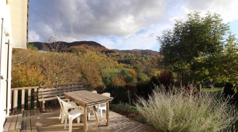Cantal Gite Au Pied Du Griou Super Lioran Saint-Jacques-des-Blats Exteriör bild